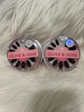 Olive & June Instant Mani Press-Ons in Deep Burgundy